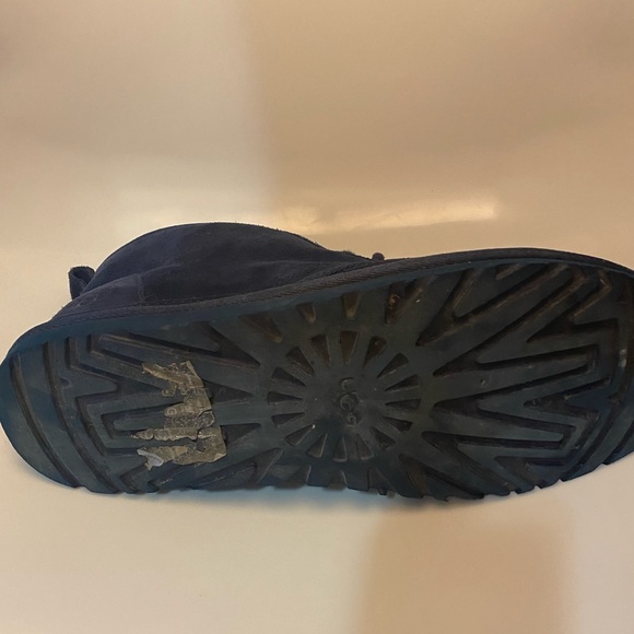 Mens UGG suede boot - Picture 2 of 4